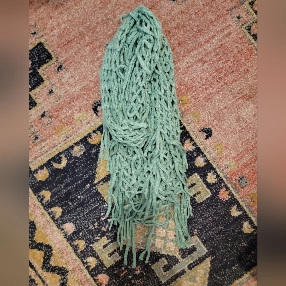 Turquoise netted fringe scarf